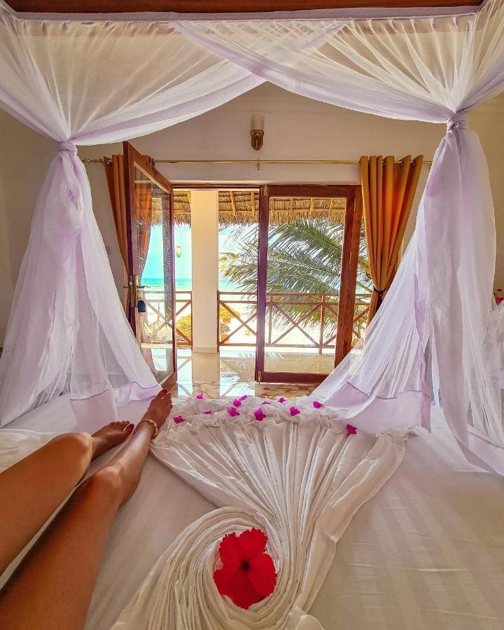 Karibu Beach Resort Pongwe Luaran gambar