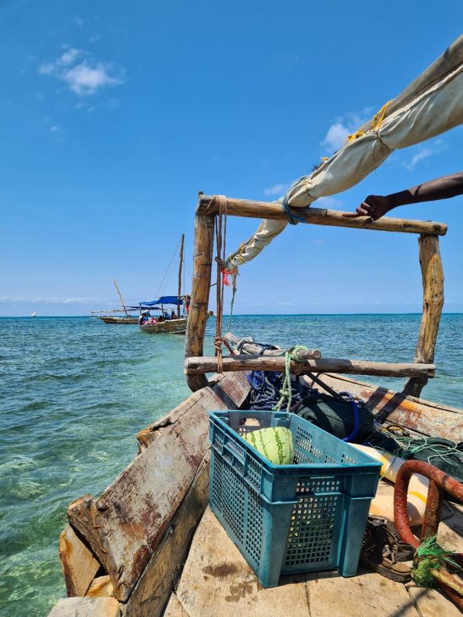 Karibu Beach Resort Pongwe Luaran gambar