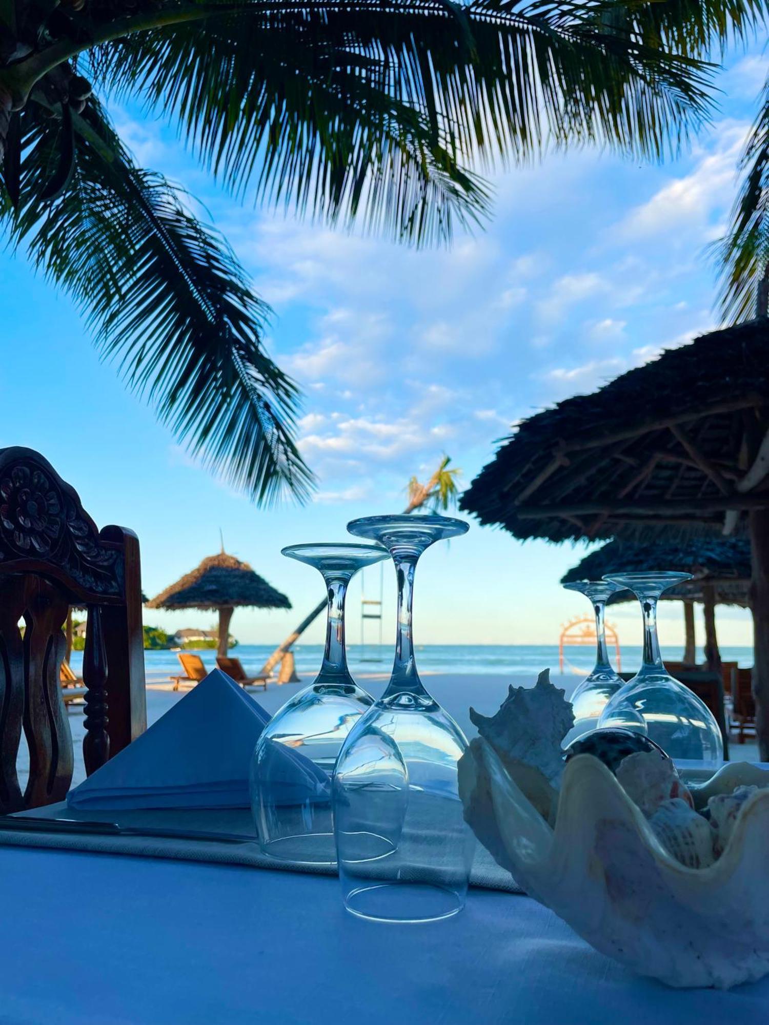 Karibu Beach Resort Pongwe Luaran gambar